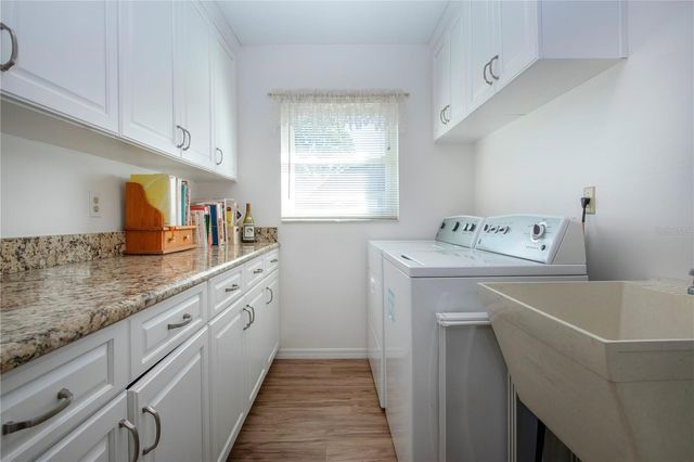 203 AUSTIN HILL COURT, Sun City Center, FL 33573