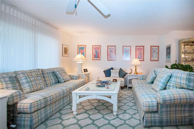 203 AUSTIN HILL COURT, Sun City Center, FL 33573