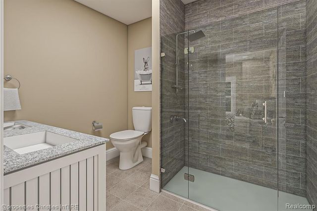 1111 Angara Drive 6, Rochester Hills, MI 48309