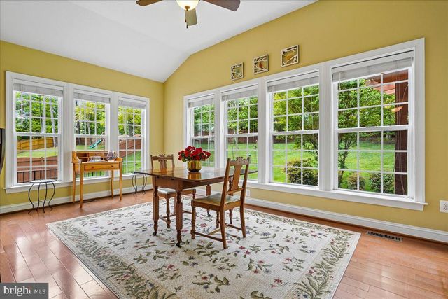 5382 MACDONALD RD, Woodbridge, VA 22193