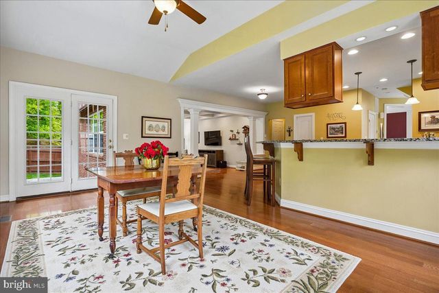 5382 MACDONALD RD, Woodbridge, VA 22193