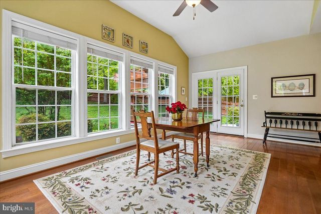 5382 MACDONALD RD, Woodbridge, VA 22193