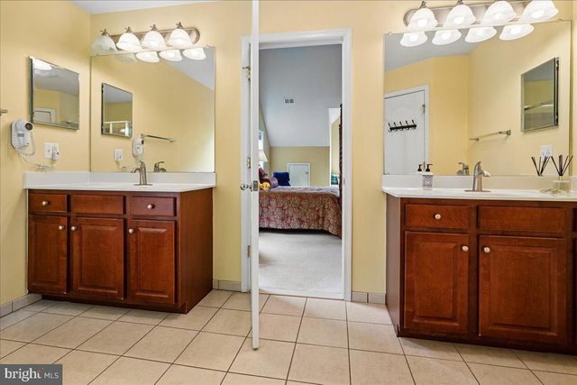 5382 MACDONALD RD, Woodbridge, VA 22193