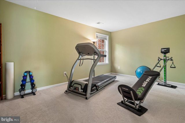5382 MACDONALD RD, Woodbridge, VA 22193
