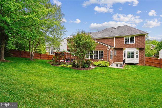 5382 MACDONALD RD, Woodbridge, VA 22193