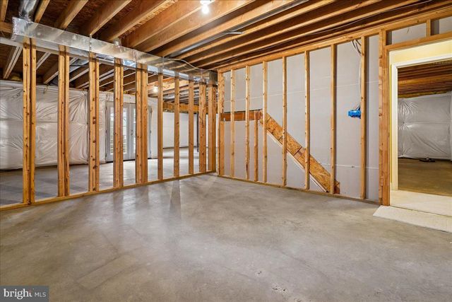 5382 MACDONALD RD, Woodbridge, VA 22193