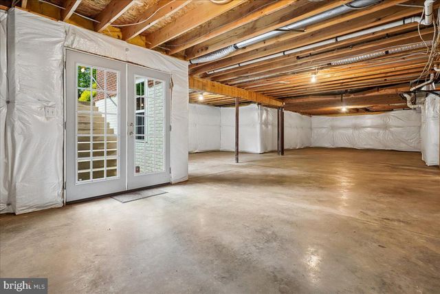 5382 MACDONALD RD, Woodbridge, VA 22193
