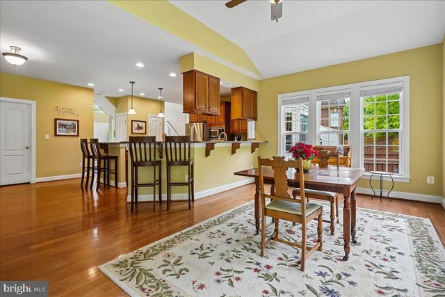 5382 MACDONALD RD, Woodbridge, VA 22193
