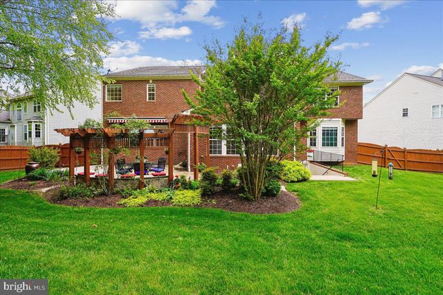 5382 MACDONALD RD, Woodbridge, VA 22193