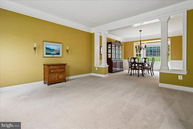 5382 MACDONALD RD, Woodbridge, VA 22193