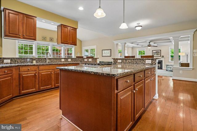 5382 MACDONALD RD, Woodbridge, VA 22193