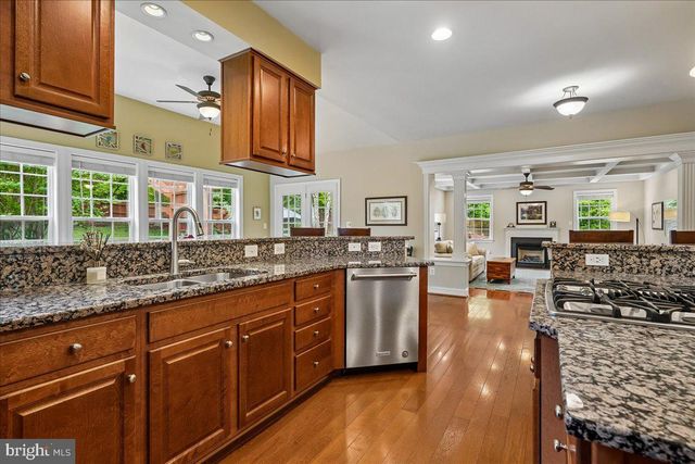 5382 MACDONALD RD, Woodbridge, VA 22193
