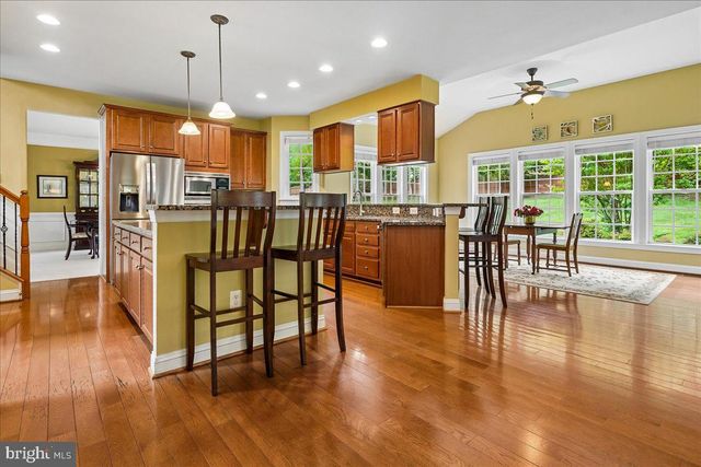 5382 MACDONALD RD, Woodbridge, VA 22193