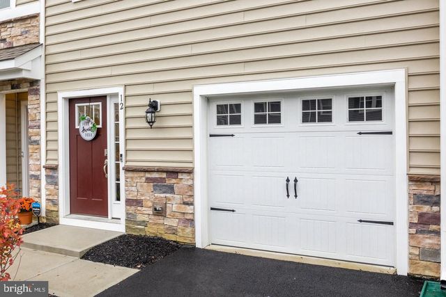 12 VENICE LN, Mount Laurel, NJ 08054