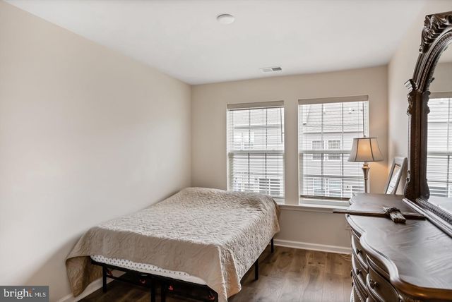 12 VENICE LN, Mount Laurel, NJ 08054