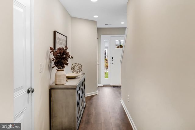 12 VENICE LN, Mount Laurel, NJ 08054