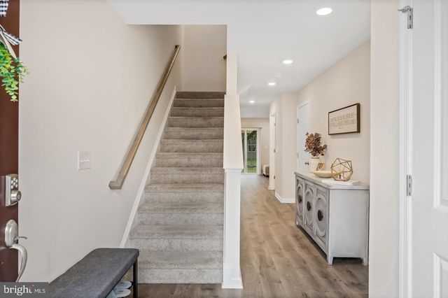 12 VENICE LN, Mount Laurel, NJ 08054