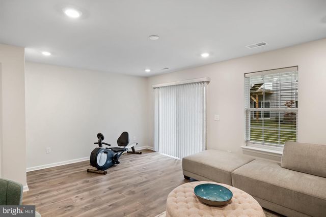 12 VENICE LN, Mount Laurel, NJ 08054