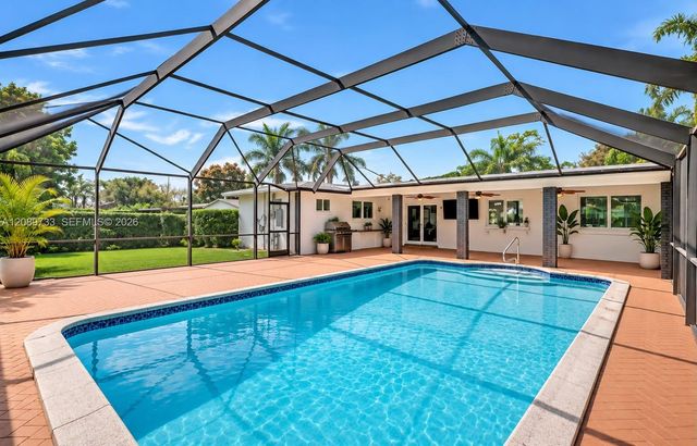 15725 SW 89th Avenue, Palmetto Bay, FL 33157