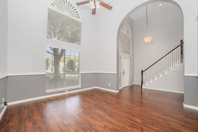 1908 Wood Crest Drive, Grapevine, TX 76051