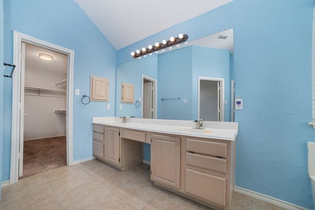 1908 Wood Crest Drive, Grapevine, TX 76051