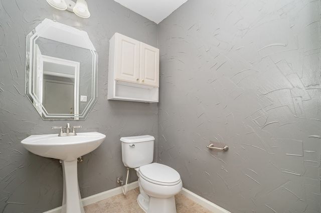 1908 Wood Crest Drive, Grapevine, TX 76051