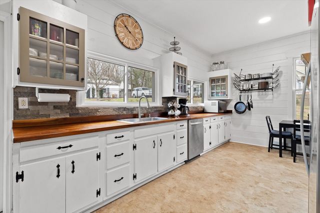 610 W Sunset Road, Lookout Mountain, TN 37350