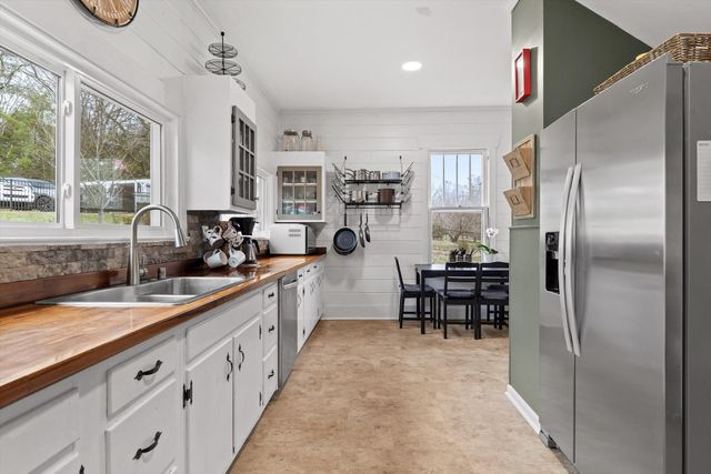 610 W Sunset Road, Lookout Mountain, TN 37350