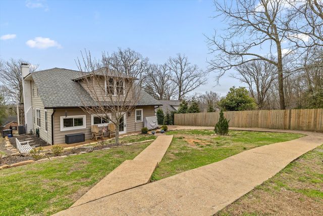 610 W Sunset Road, Lookout Mountain, TN 37350