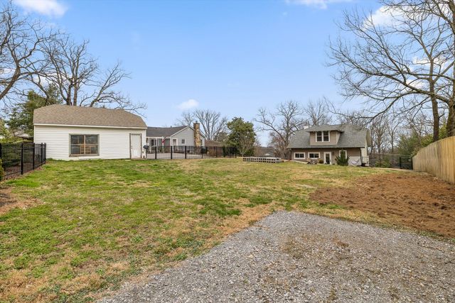 610 W Sunset Road, Lookout Mountain, TN 37350