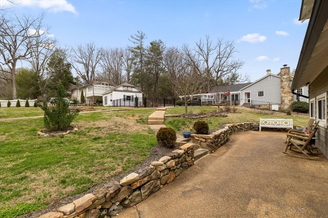 610 W Sunset Road, Lookout Mountain, TN 37350