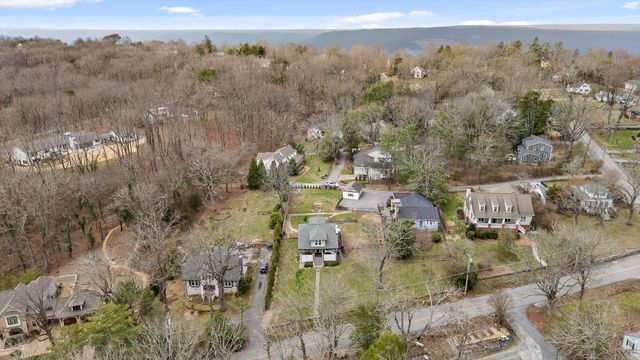 610 W Sunset Road, Lookout Mountain, TN 37350