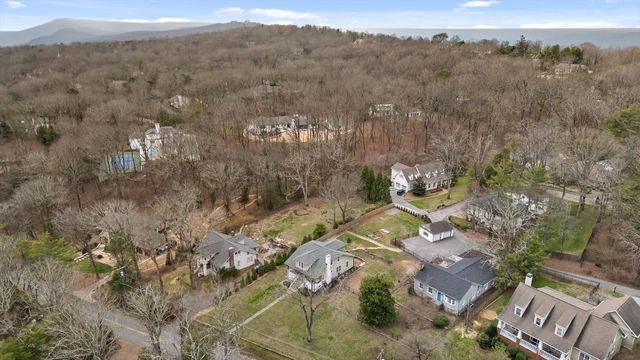 610 W Sunset Road, Lookout Mountain, TN 37350