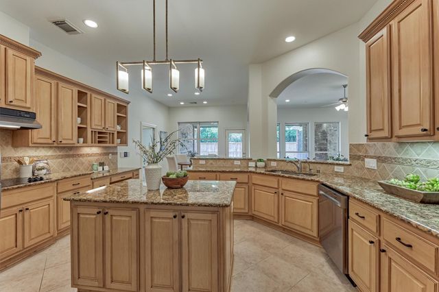 6 Millsap, The Woodlands, TX 77382