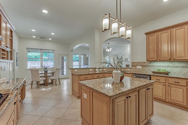 6 Millsap, The Woodlands, TX 77382