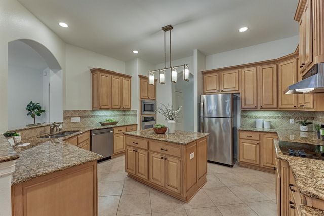 6 Millsap, The Woodlands, TX 77382