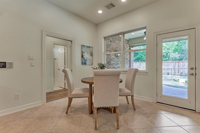 6 Millsap, The Woodlands, TX 77382