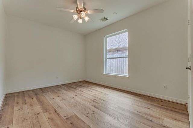 6 Millsap, The Woodlands, TX 77382