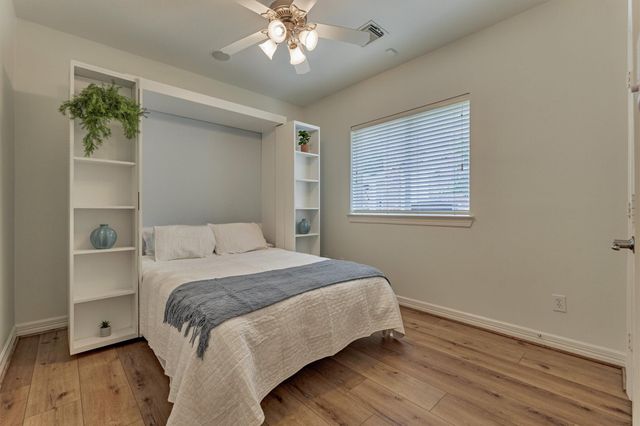 6 Millsap, The Woodlands, TX 77382