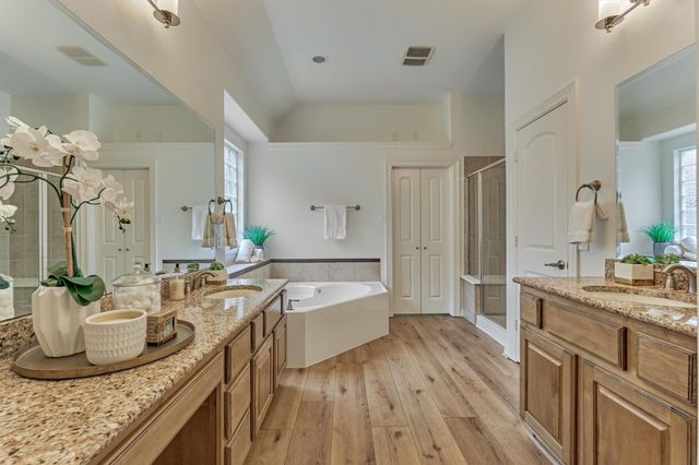 6 Millsap, The Woodlands, TX 77382