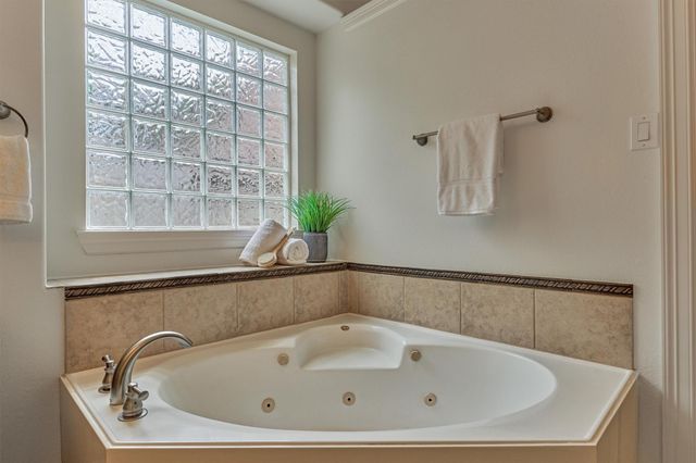 6 Millsap, The Woodlands, TX 77382