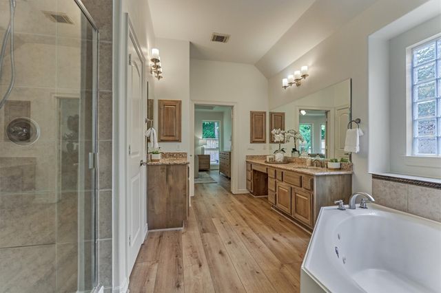 6 Millsap, The Woodlands, TX 77382