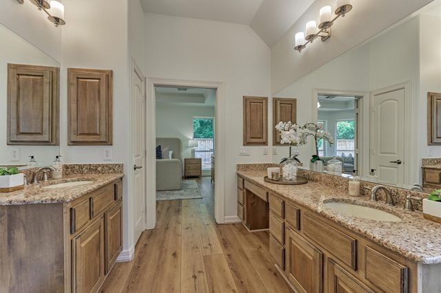 6 Millsap, The Woodlands, TX 77382