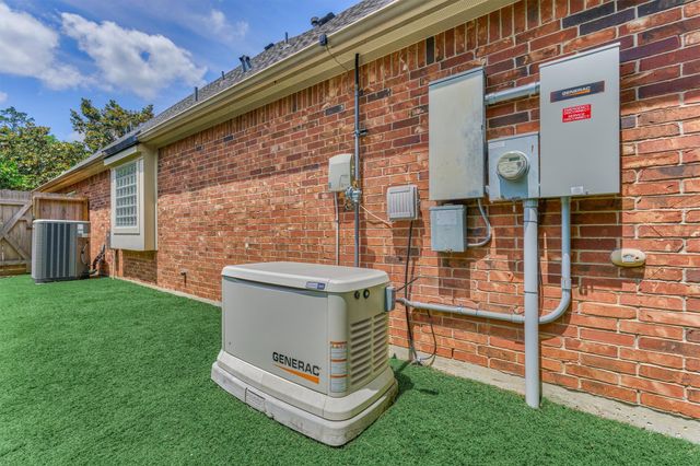 6 Millsap, The Woodlands, TX 77382
