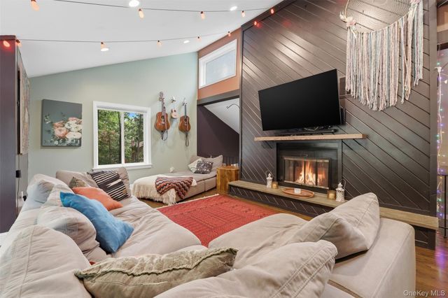 62 Old Sylvan Lake, Hopewell Junction, NY 12533