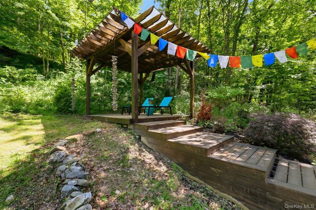 62 Old Sylvan Lake, Hopewell Junction, NY 12533