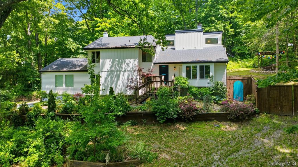 62 Old Sylvan Lake, Hopewell Junction, NY 12533