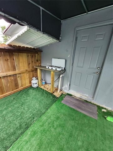 4301 NW 59th Ct, North Lauderdale, FL 33319