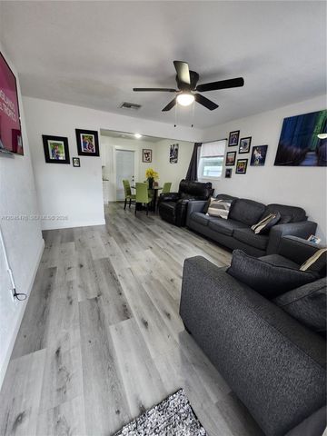 4301 NW 59th Ct, North Lauderdale, FL 33319