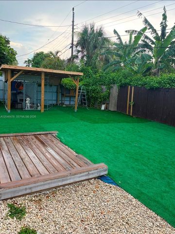 4301 NW 59th Ct, North Lauderdale, FL 33319